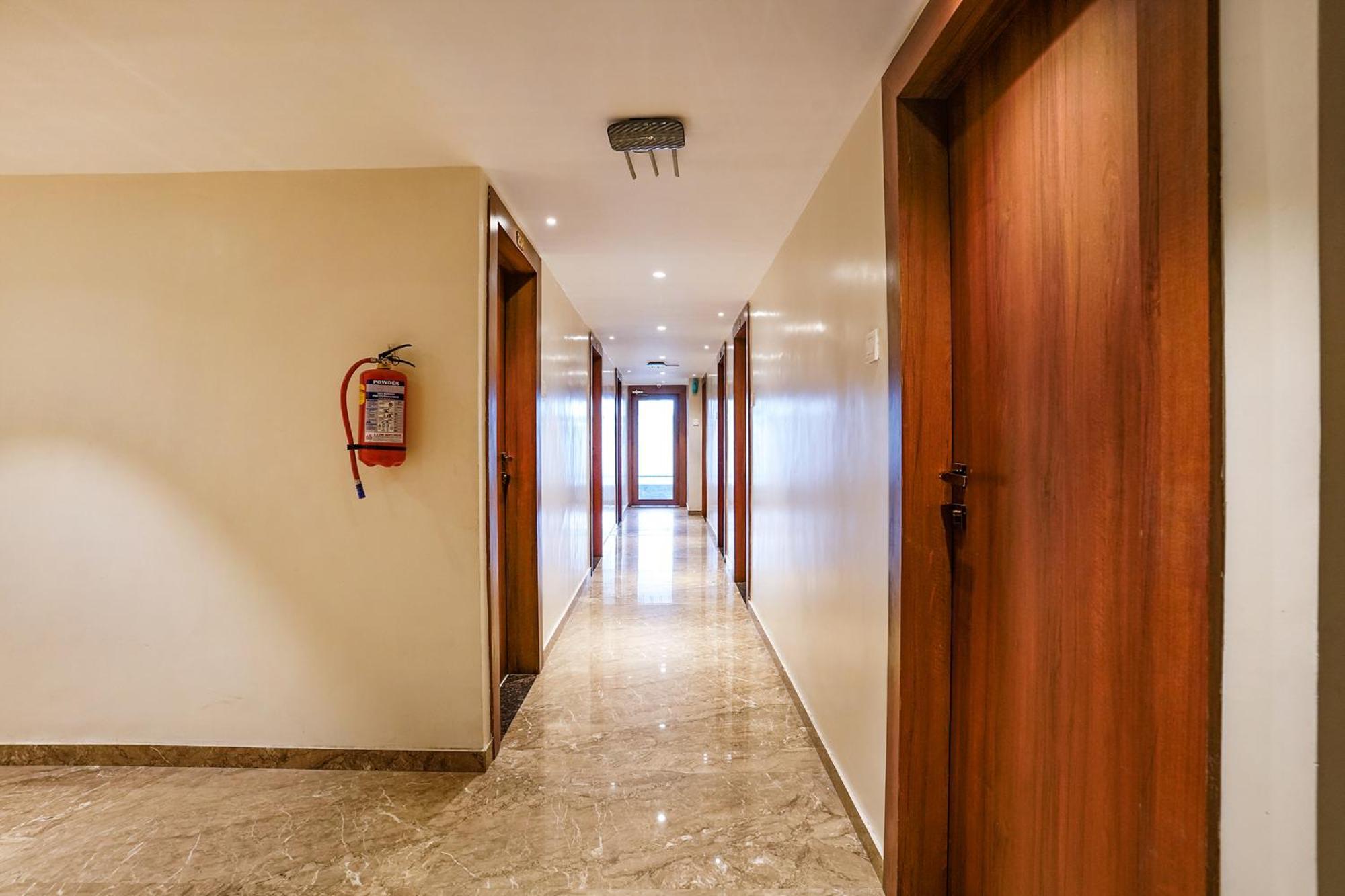 Hotel Czar Inn - Vashi Нави Мумбай Екстериор снимка