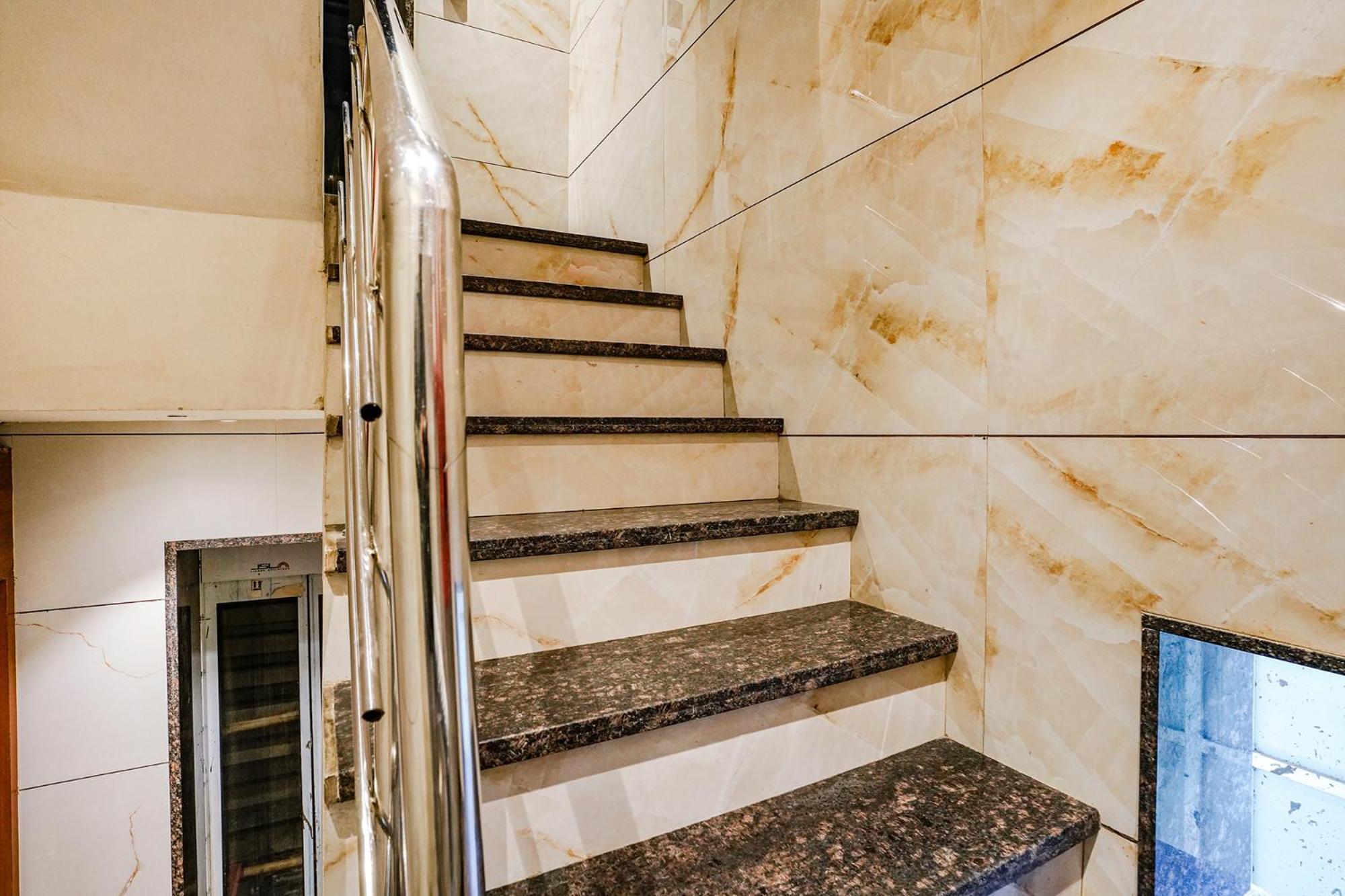 Hotel Czar Inn - Vashi Нави Мумбай Екстериор снимка