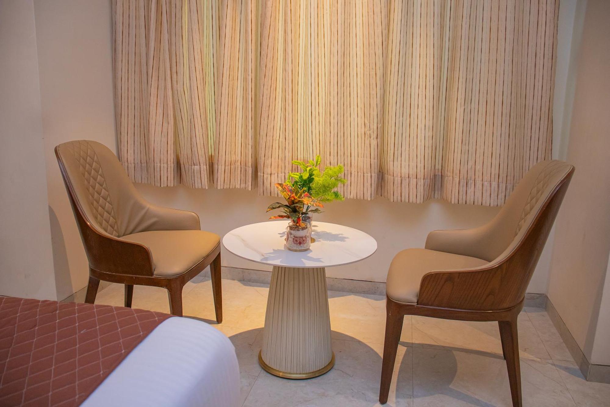 Hotel Czar Inn - Vashi Нави Мумбай Екстериор снимка
