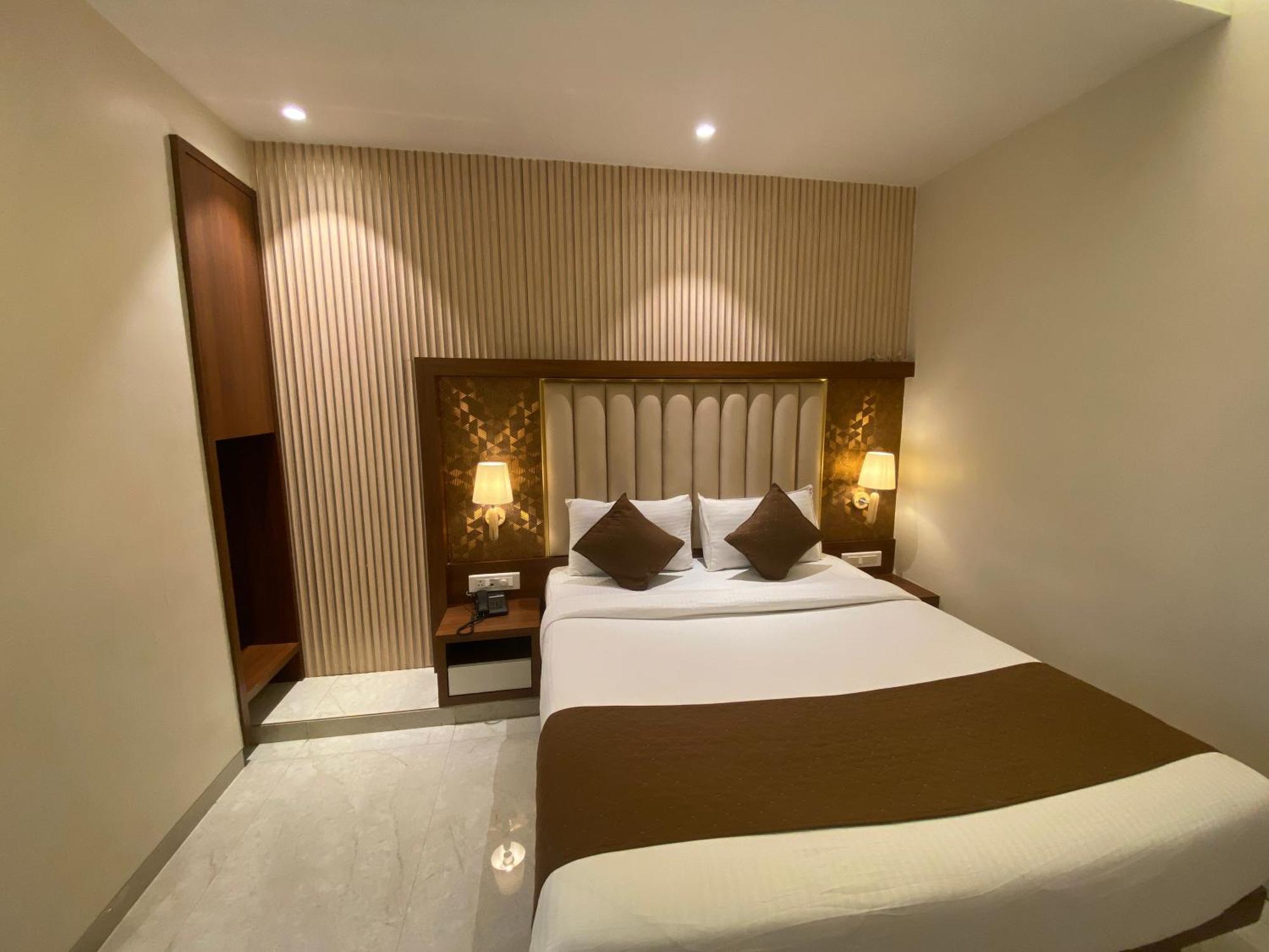 Hotel Czar Inn - Vashi Нави Мумбай Екстериор снимка
