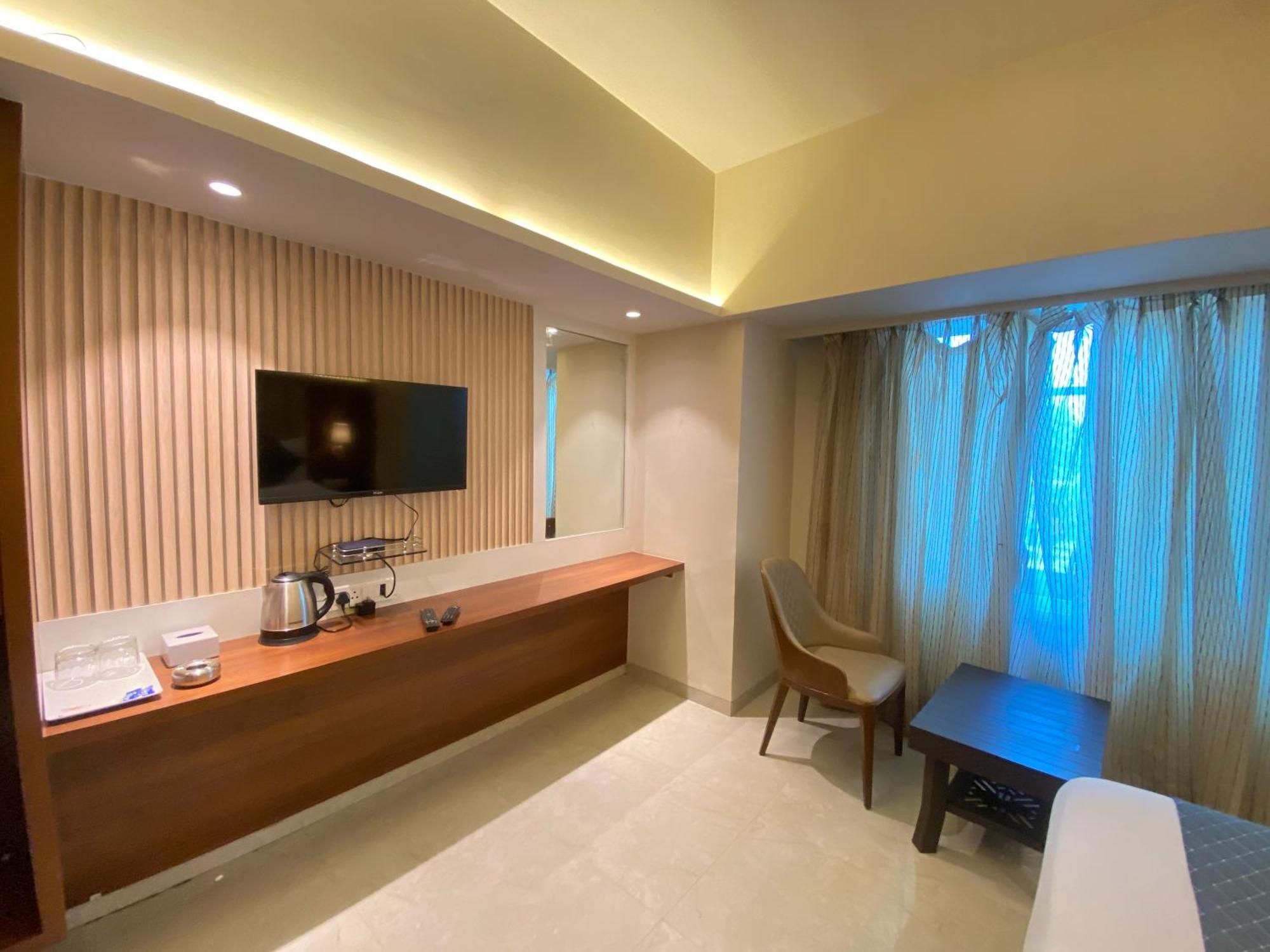 Hotel Czar Inn - Vashi Нави Мумбай Екстериор снимка