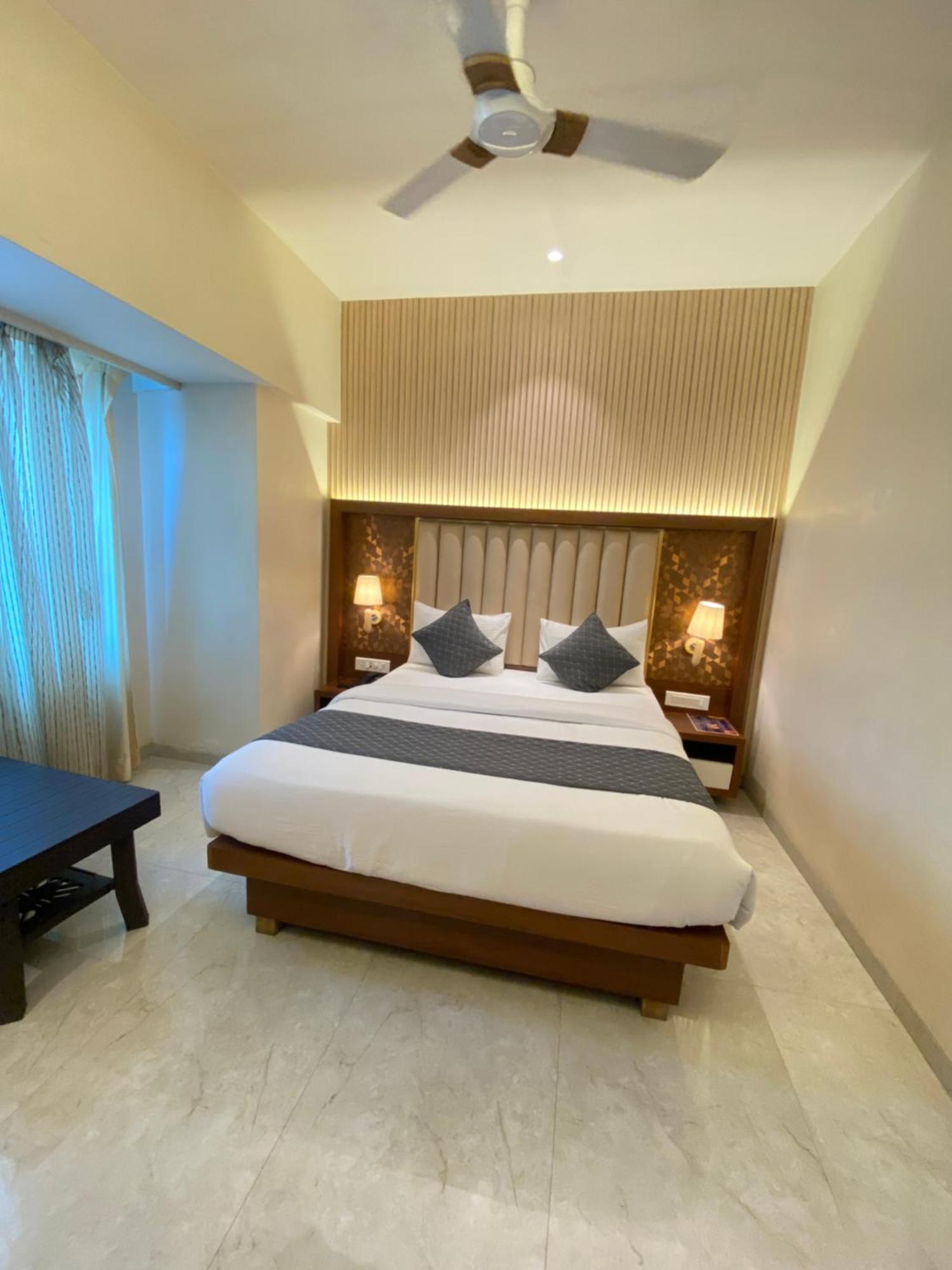 Hotel Czar Inn - Vashi Нави Мумбай Екстериор снимка