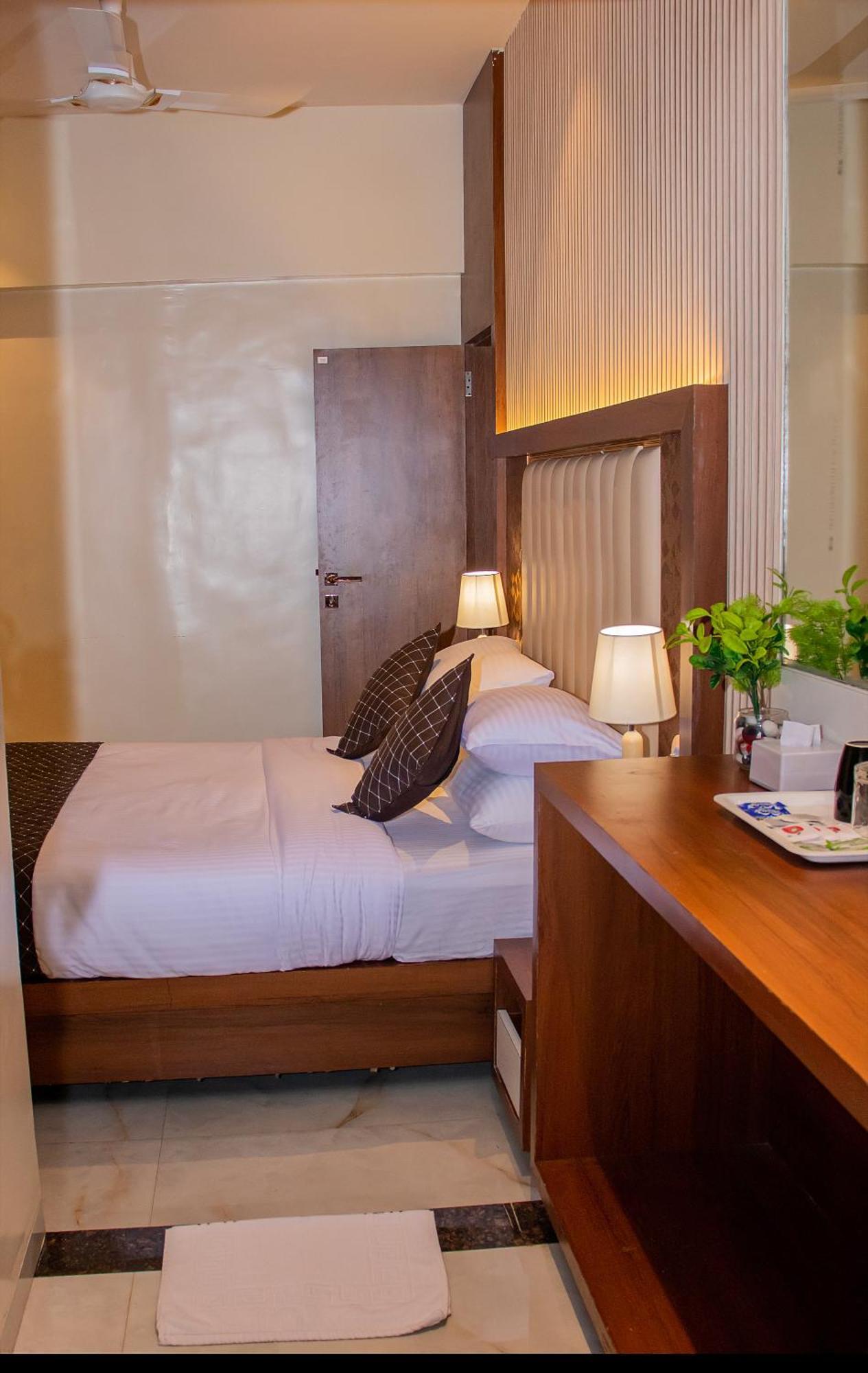 Hotel Czar Inn - Vashi Нави Мумбай Екстериор снимка