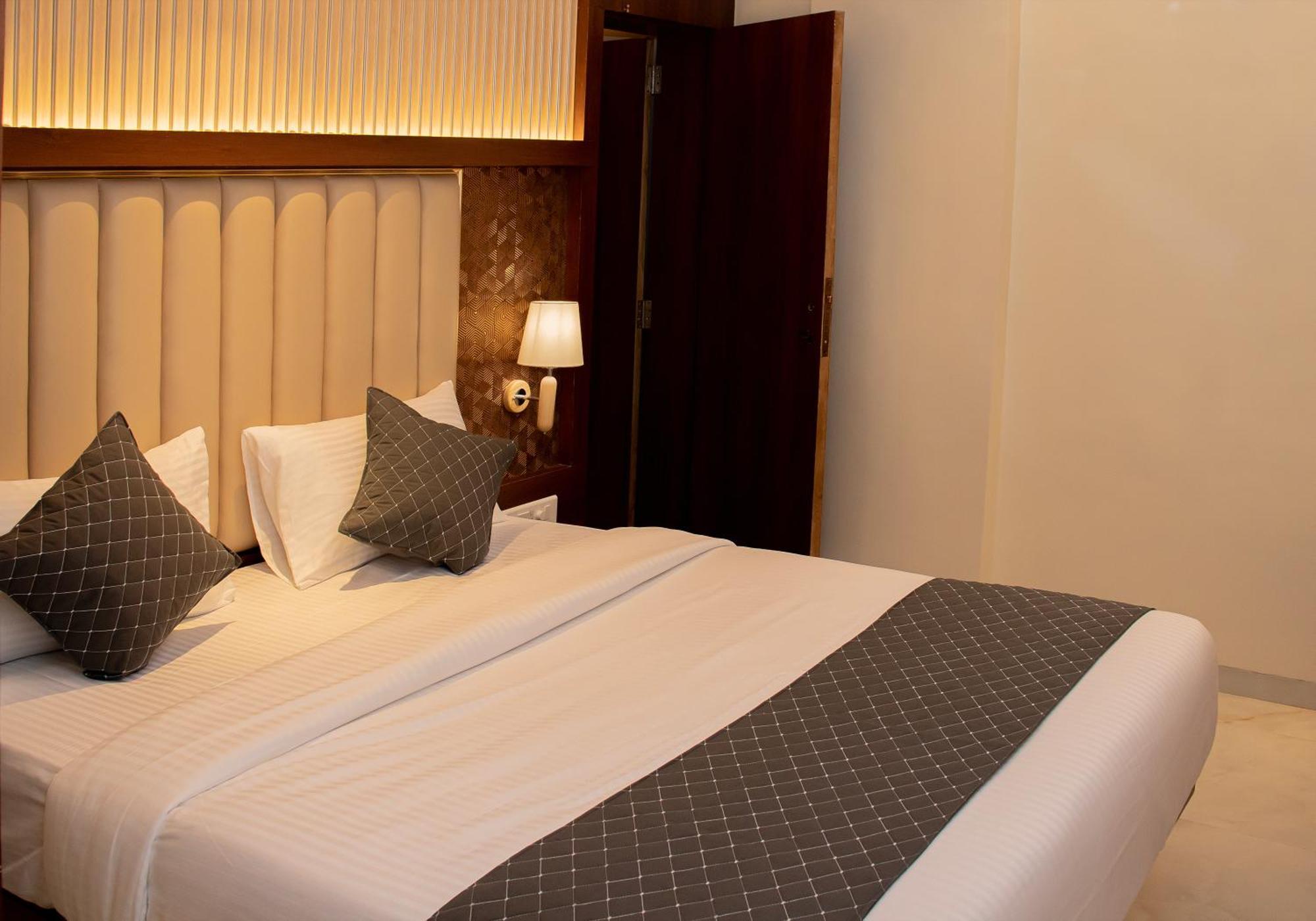 Hotel Czar Inn - Vashi Нави Мумбай Екстериор снимка